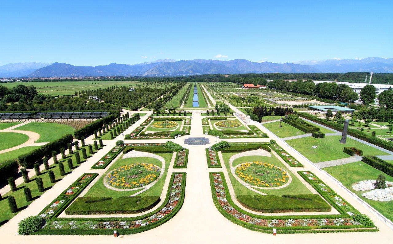 A_Reggia_Venaria_drivingvintage_Torino_Venaria_classiccar_vintage_dinner_cena_giardini.jpg