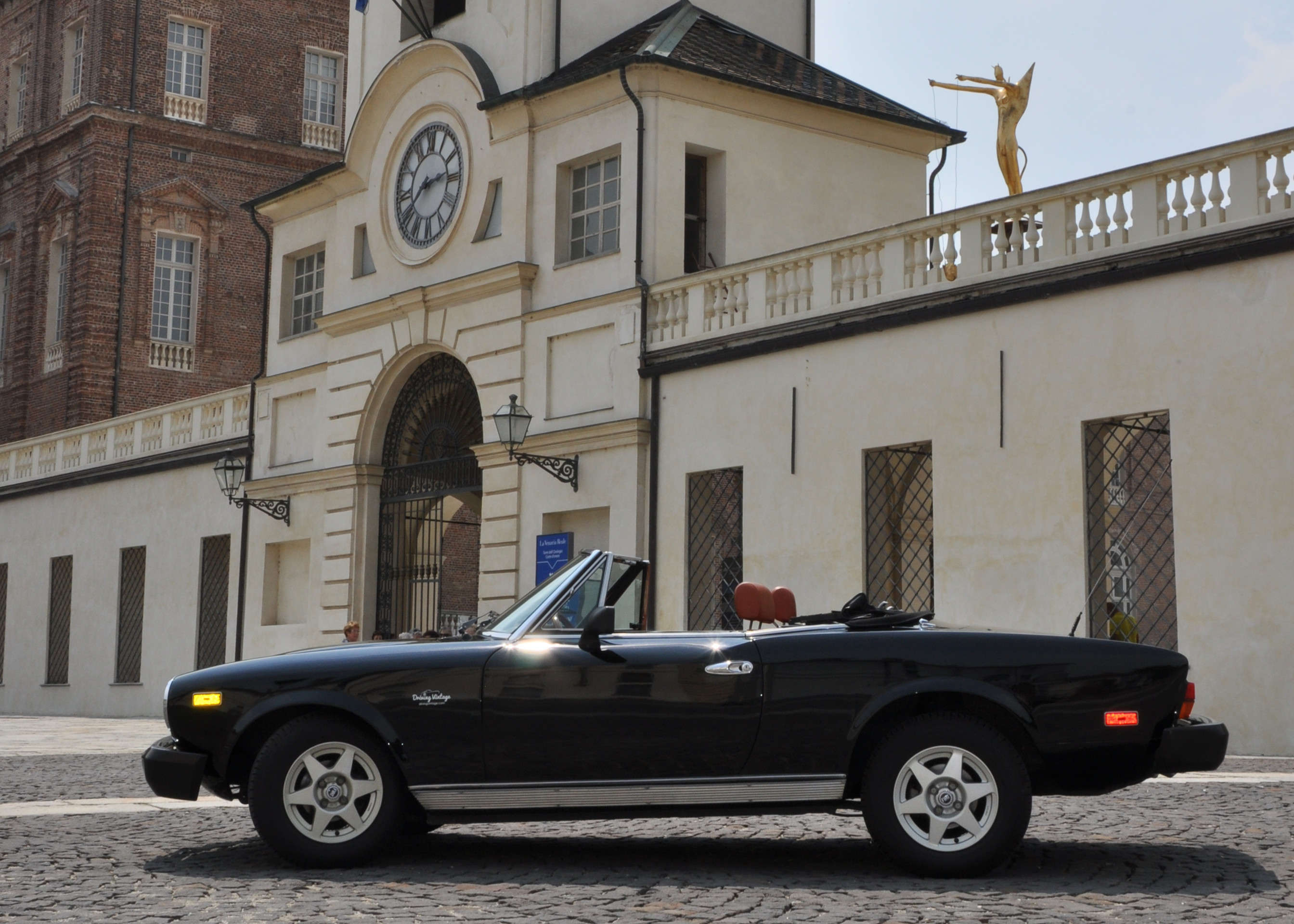 B_Reggia-Venaria_DrivingVintage_ReggiaVenaria_tourism_wedding_dinner_124spider.jpg