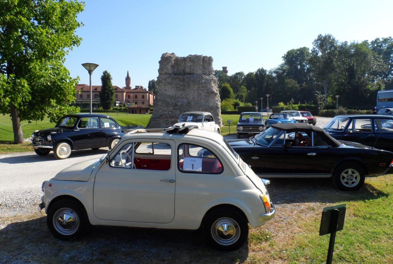 7-Pollenzo_Driving-Vintage-Tour-accompagnati_guided-tour_tour_vintage-car_auto-depoca_driving-vintage_turismo_leisure_langhe_Turin_Torino_noleggio-auto_car-rental.JPG