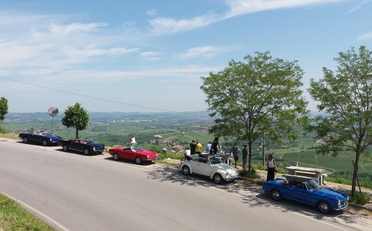 9-La-Morra-Driving-Vintage-Tour-accompagnati_guided-tour_tour_vintage-car_auto-depoca_driving-vintage_turismo_leisure_langhe_Turin_Torino_noleggio-auto_car-rental.jpg
