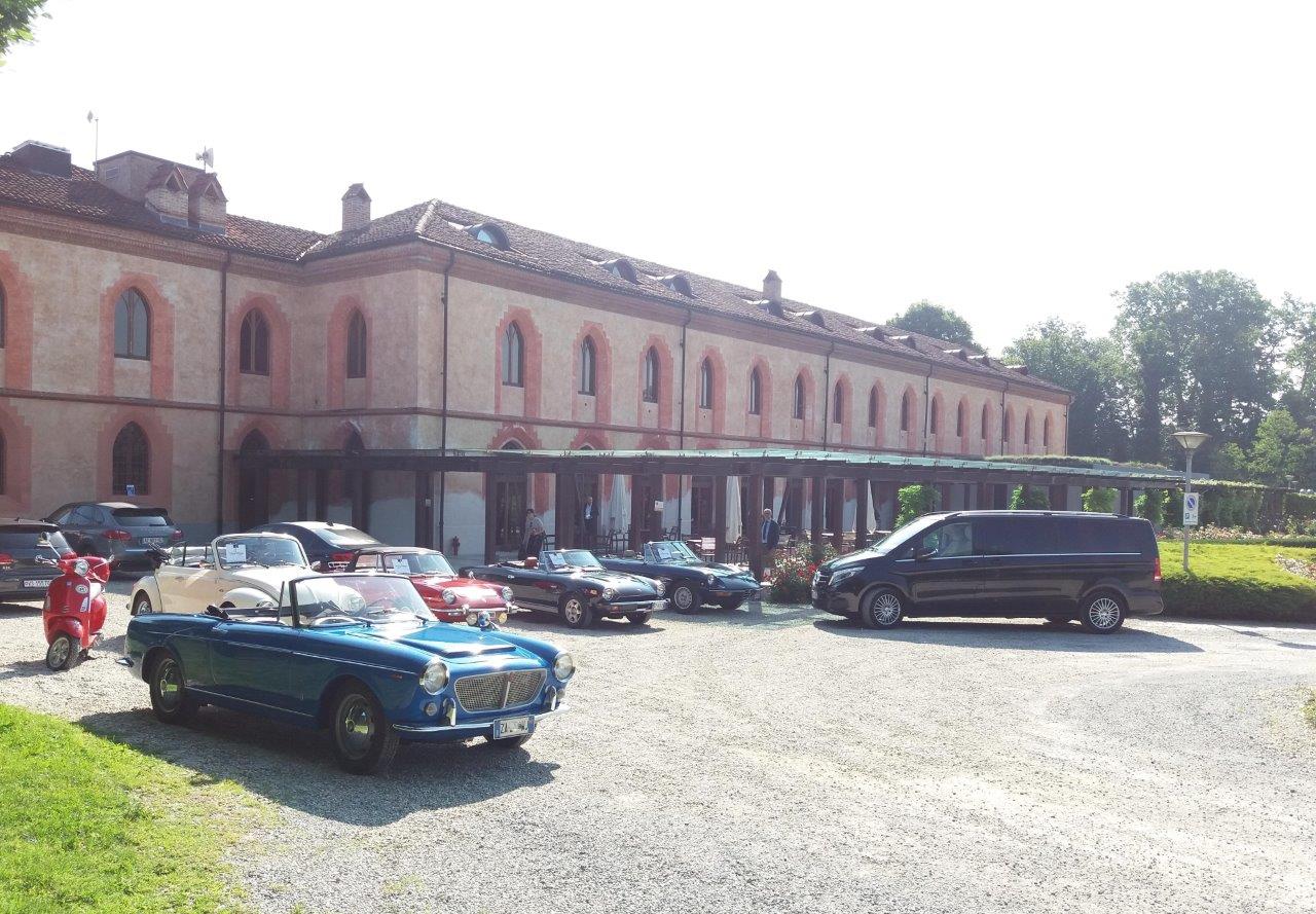 B-Pollenzo-Driving-Vintage-Tour-accompagnati_guided-tour_tour_vintage-car_auto-depoca_driving-vintage_turismo_leisure_langhe_Turin_Torino_noleggio-auto_car-rental.jpg