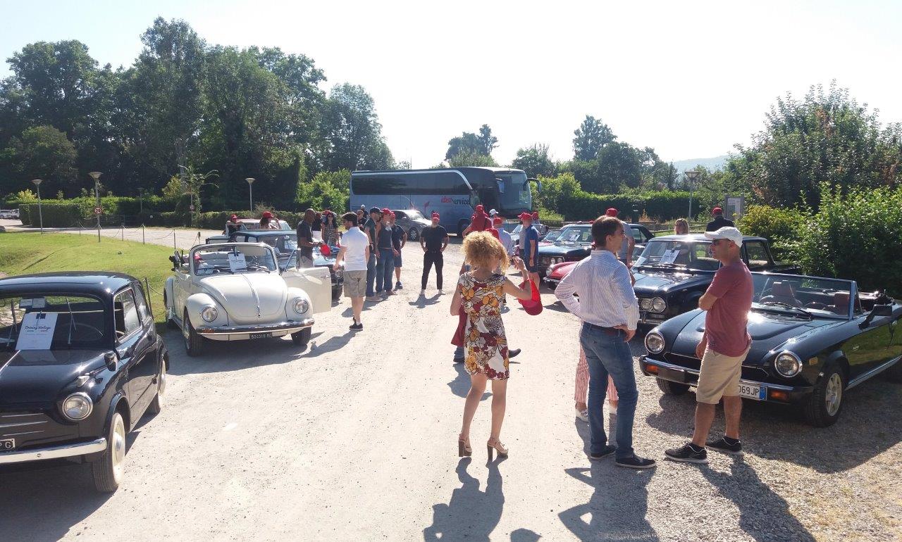 E-Driving-Vintage-Agenzia-Pollenzo_incentives_team-building_events_corporate_evento-aziendale_tour_Langhe_gruppo_Torino_auto-vintage_auto-depoca.jpg