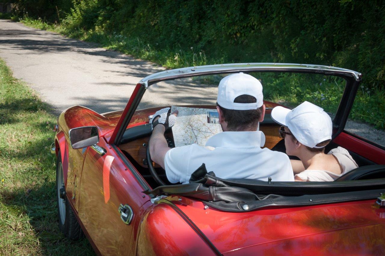 6-DirvingVintage_noleggio-libero-guida-libera_langhe_torino_auto-depoca_vintage_incentive_team_building_eventi_cerimonie_turismo_enograstronomia_matrimonio.jpg