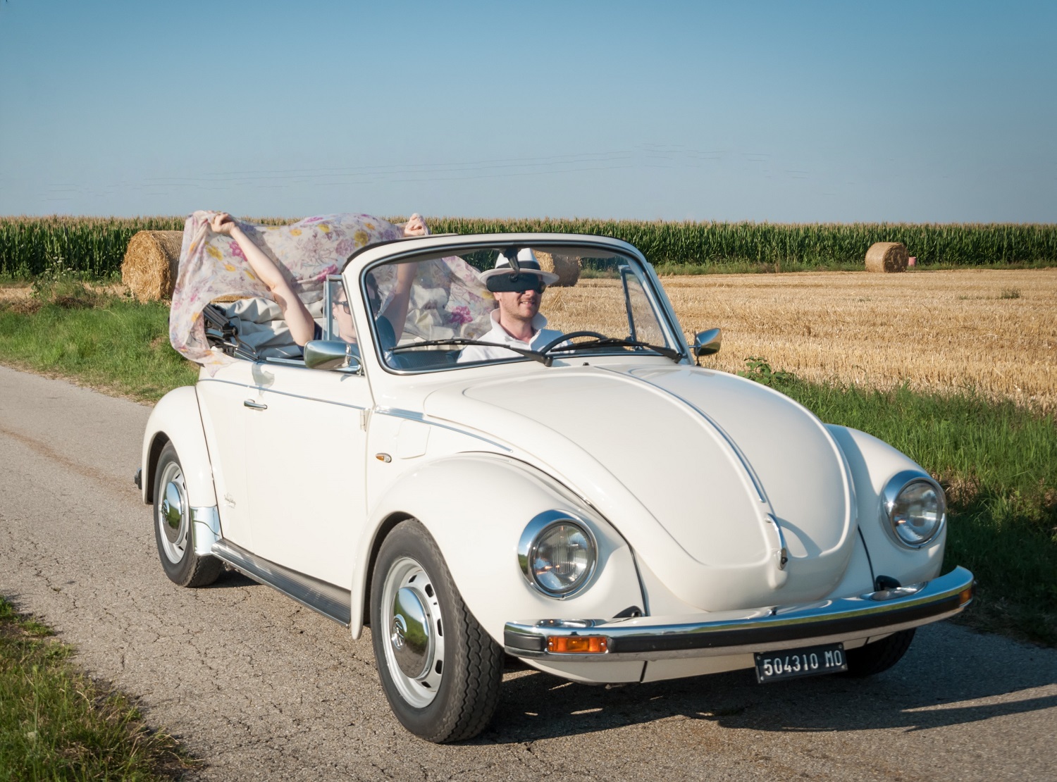 7-DirvingVintage_noleggio-libero-guida-libera_langhe_torino_auto-depoca_vintage_incentive_team_building_eventi_cerimonie_turismo_enograstronomia_matrimonio.jpg